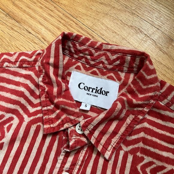 Corridor Paneled Handblock Shirt in Red - Picture 3 of 4